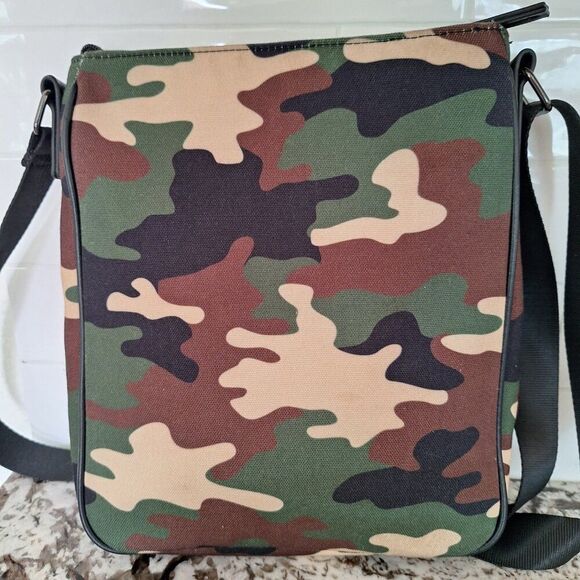 GUESS Camo Men’s Bag - Picture 2 of 10